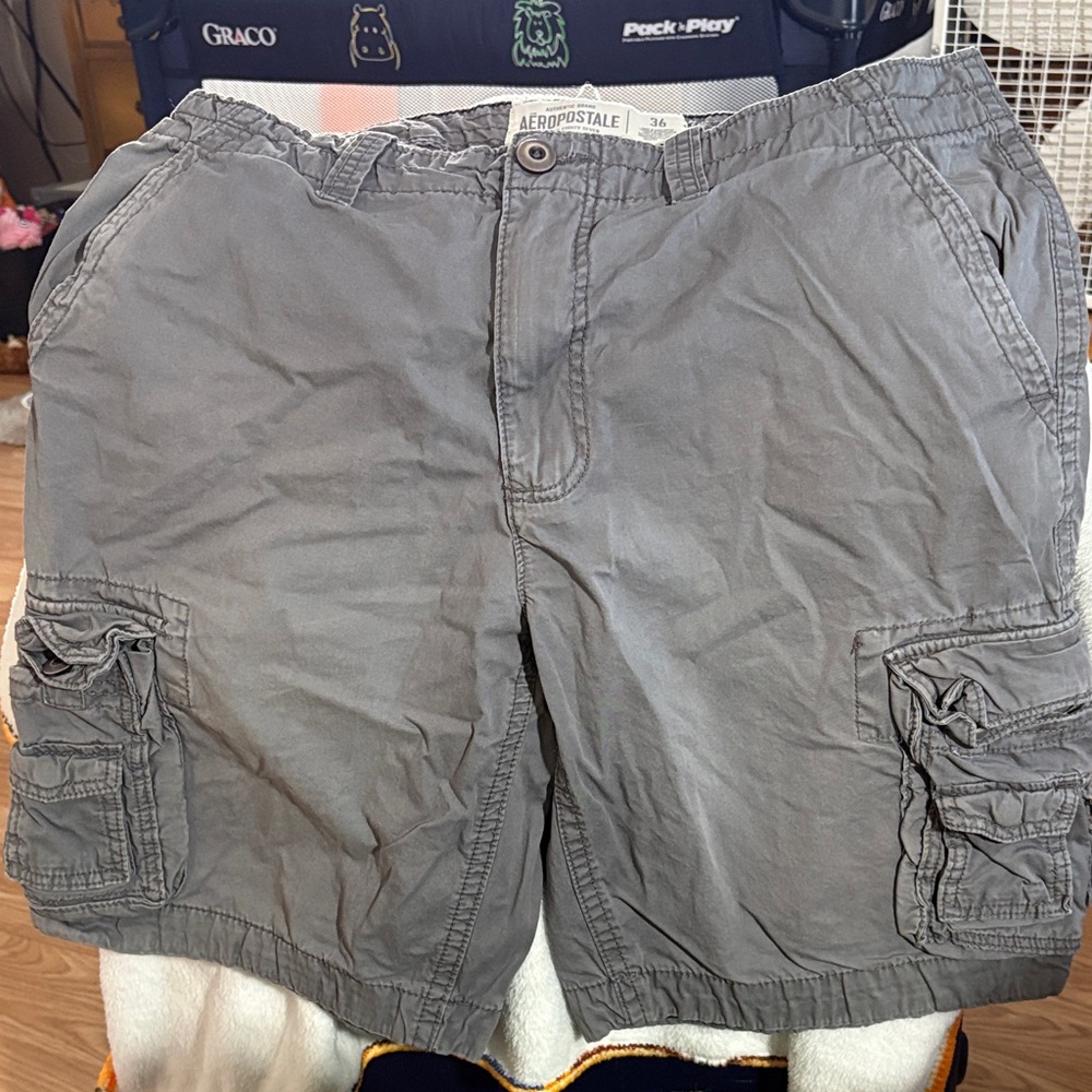 Aeropostale Men's Cargo Shorts in Gray